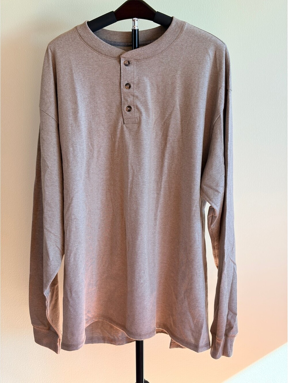 Hanes Beefy-T Men’s XL Taupe Long Sleeve Henley Shirt NWOT
